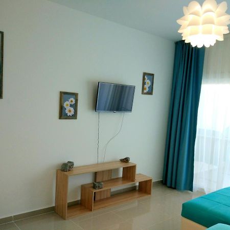 Blue Apartment In 5* Ceasar Resort Trikomo Exteriör bild