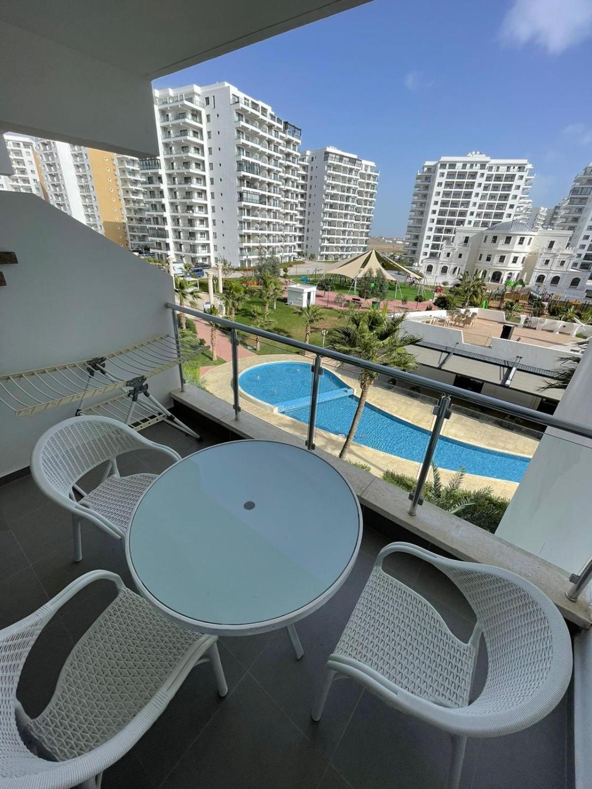 Blue Apartment In 5* Ceasar Resort Trikomo Exteriör bild