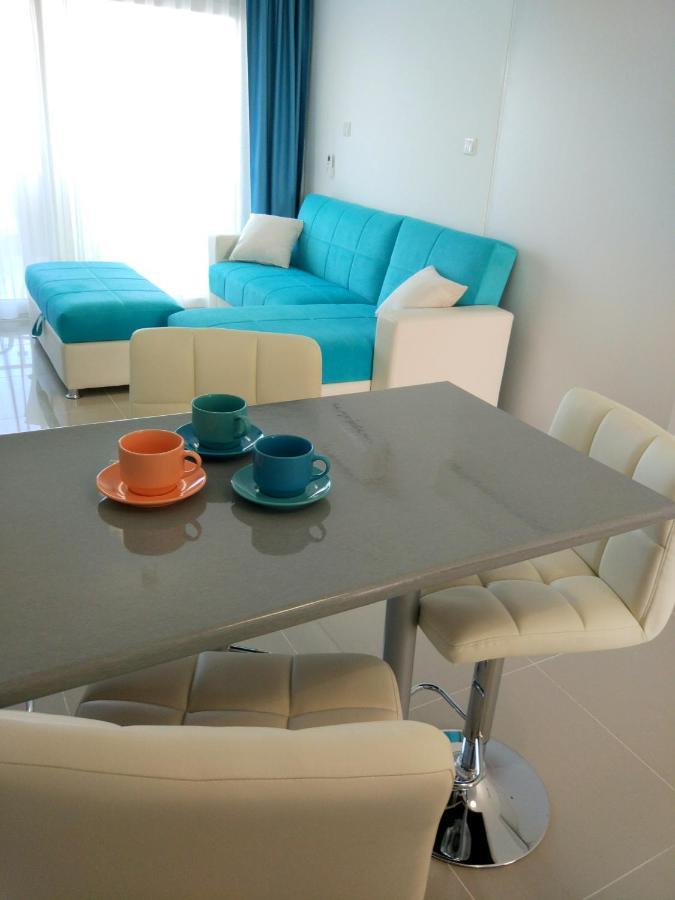 Blue Apartment In 5* Ceasar Resort Trikomo Exteriör bild